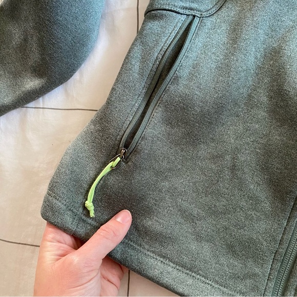 The North Face Women’s Zip Up Fleece Jacket - Picture 5 of 6